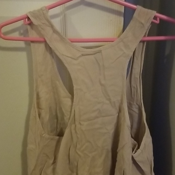 H&M flowy tank top - Picture 3 of 3